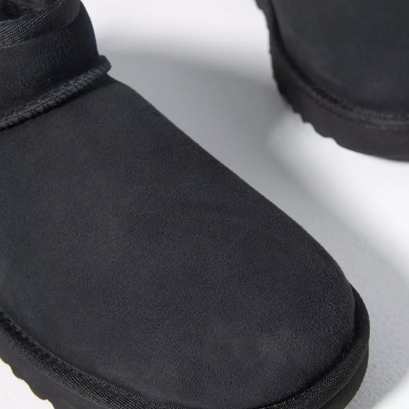 UGG Classic Ultra Mini Boots - Picture 4 of 4